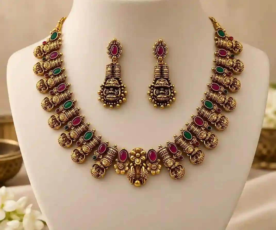 Antique-Style Necklace & Matching Earrings Set 3 Antique-Style Necklace & Matching Earrings Set - Image 3