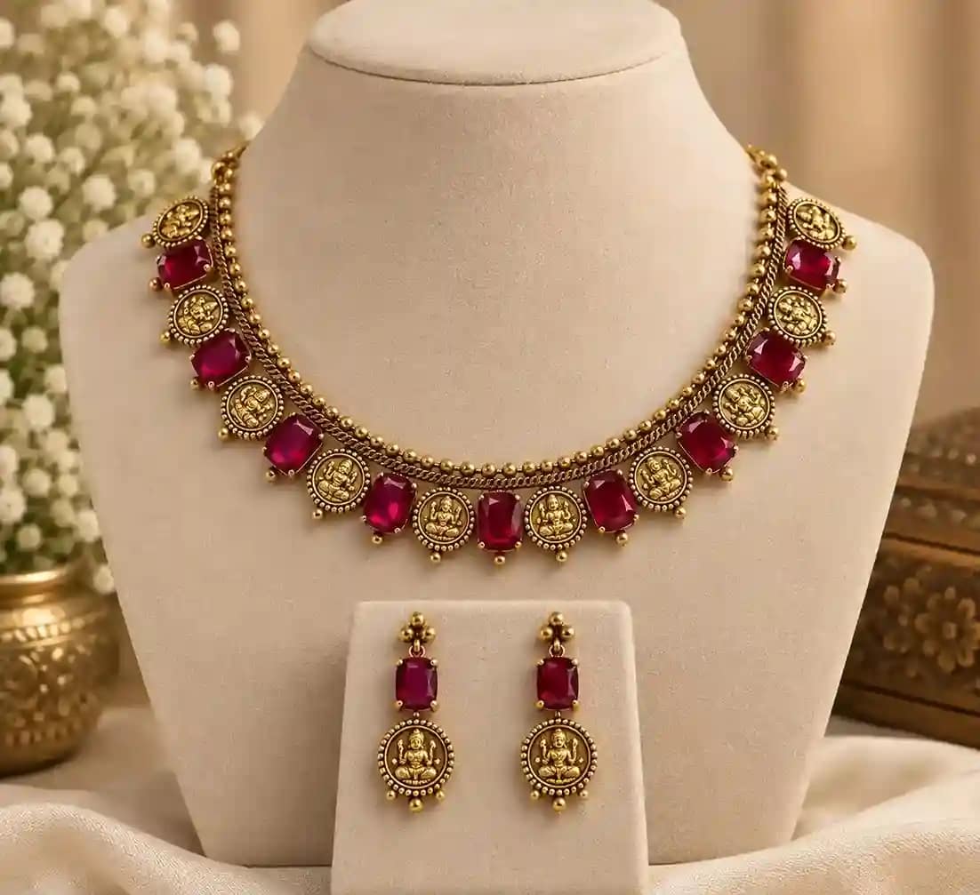 Antique-Style Necklace & Matching Earrings Set 4 Antique-Style Necklace & Matching Earrings Set - Image 4